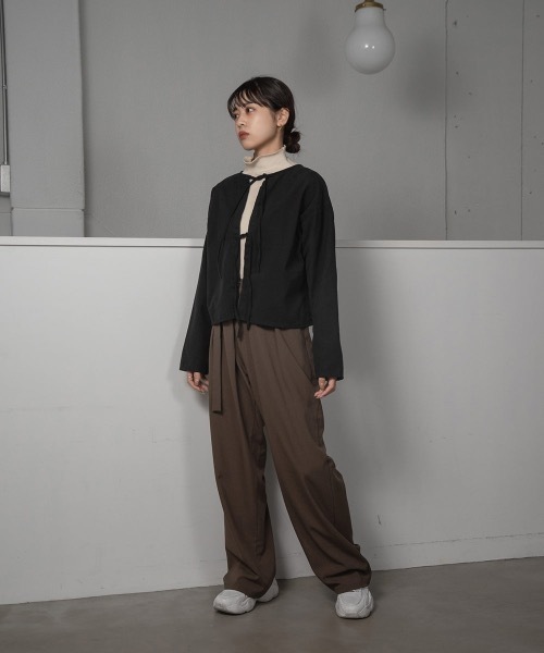 lawgy(ラウジー)の「ribbon design tops(シャツ/ブラウス・レディース・ブラック/アイボリー・FREE)」の11枚目の写真