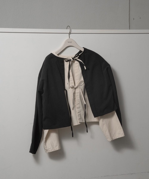lawgy(ラウジー)の「ribbon design tops(シャツ/ブラウス・レディース・ブラック/アイボリー・FREE)」の14枚目の写真