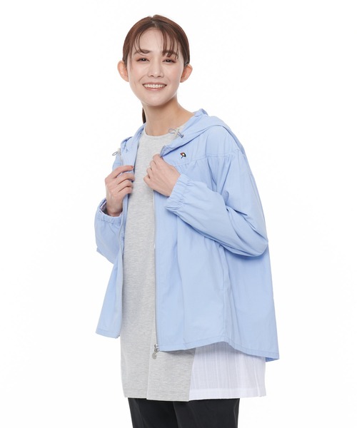 Arnold Palmer（アーノルドパーマー）の「ナイロン ギャザー パーカー（マウンテンパーカー・レディース・ブルー/コーラル/グレー/グリーン・L/M/S）」の3枚目の写真