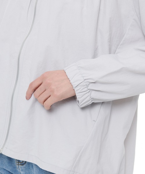 Arnold Palmer（アーノルドパーマー）の「ナイロン ギャザー パーカー（マウンテンパーカー・レディース・ブルー/コーラル/グレー/グリーン・L/M/S）」の14枚目の写真