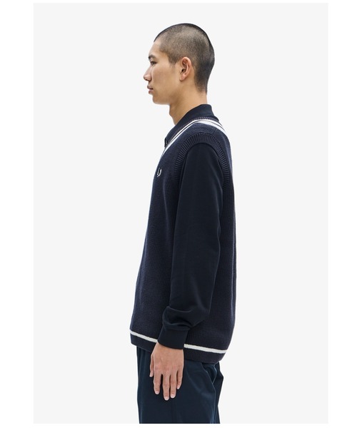 FRED PERRY ネイビー Vネックベスト FRED PERRY（フレッドペリー）の「Striped Trim V-Neck Tank