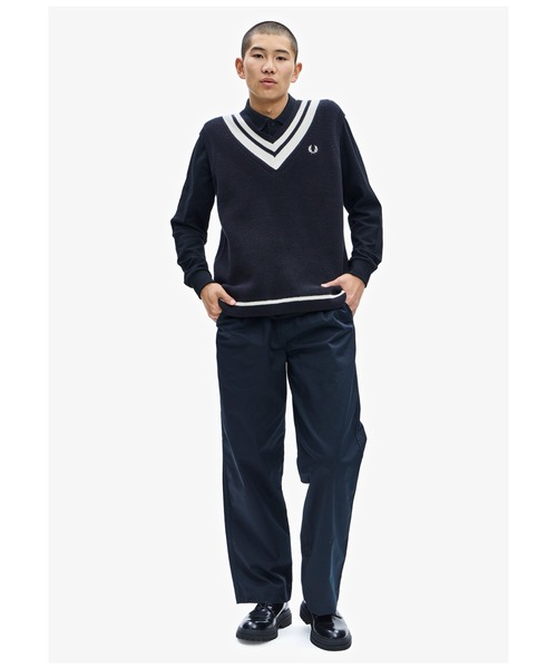FRED PERRY ネイビー Vネックベスト FRED PERRY（フレッドペリー）の「Striped Trim V-Neck Tank