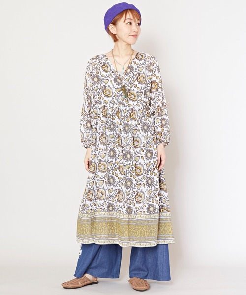 チャイハネ(チャイハネ)の「【チャイハネ】ブロリカシュクールカーディガン ワンピース 2WAY(カーディガン/ボレロ・レディース・ホワイト/レッド/ブルー/グレー・FREE)」の1枚目の写真