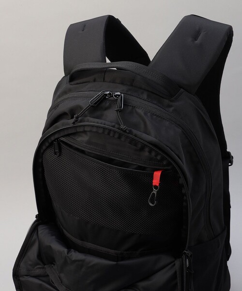 PUBLUX(パブリュクス)の「THE NORTH FACE/ザ ノースフェイス Gemini/ジェミニ ナイロンデイパック バックパック(バックパック/リュック・レディース・ブラック・ONE SIZE)」の19枚目の写真