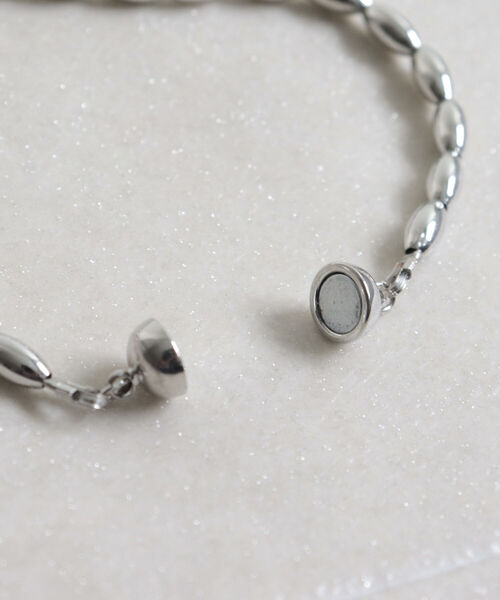 fredy emue（フレディエミュ）の「ライスチェーンマグネットネックレス（ネックレス・レディース・シルバー/ゴールド・FREE）」の6枚目の写真