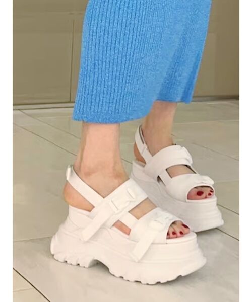 EVRIS（エヴリス）の「バックルデザインスポーツサンダル（サンダル・レディース・ブラック/ホワイト・SMALL/MEDIUM/LARGE）」の11枚目の写真