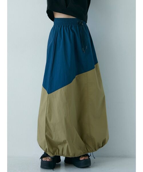 MURUA（ムルーア）の「バイカラーバルーンヘムスカート（スカート・レディース・ネイビー/ベージュ・FREE）」の19枚目の写真