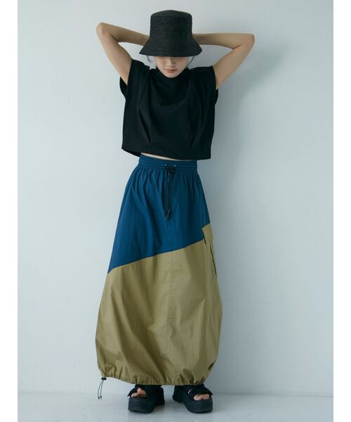 MURUA（ムルーア）の「バイカラーバルーンヘムスカート（スカート・レディース・ネイビー/ベージュ・FREE）」の20枚目の写真
