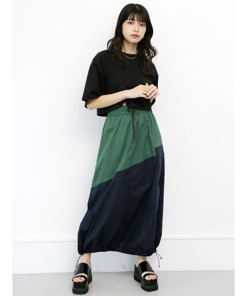 MURUA（ムルーア）の「バイカラーバルーンヘムスカート（スカート・レディース・ネイビー/ベージュ・FREE）」の3枚目の写真