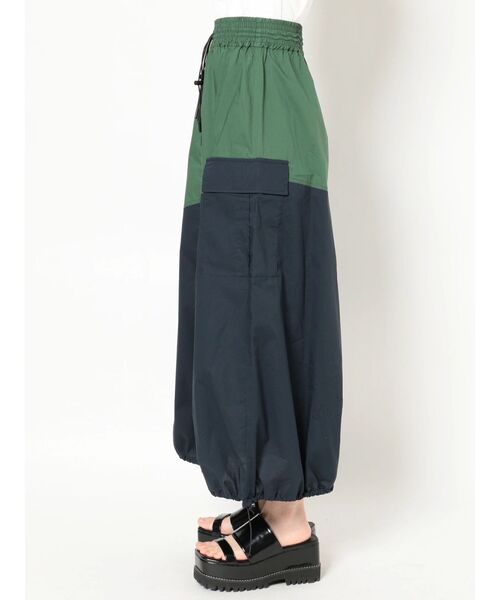 MURUA（ムルーア）の「バイカラーバルーンヘムスカート（スカート・レディース・ネイビー/ベージュ・FREE）」の10枚目の写真