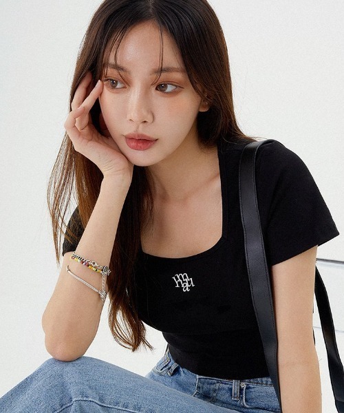 muahmuah（ムーアムーア）の「A'GEM/9 × .kom『muah muah/ムーアムーア』SQUARE NECK CROP HALF/スクエアネック クロップ ティーシャツ（Tシャツ/カットソー・レディース・ホワイト/ブラック/ネイビー・FREE）」の11枚目の写真