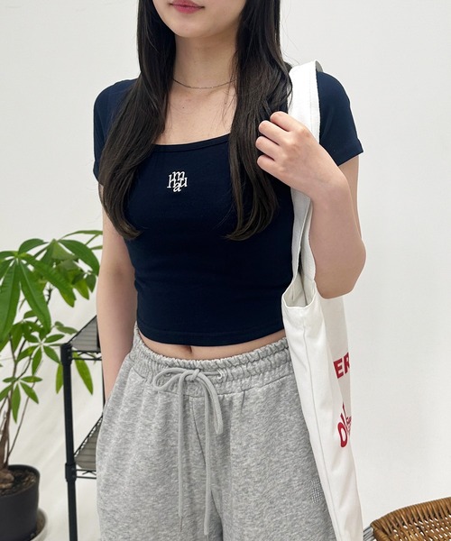 muahmuah（ムーアムーア）の「A'GEM/9 × .kom『muah muah/ムーアムーア』SQUARE NECK CROP HALF/スクエアネック クロップ ティーシャツ（Tシャツ/カットソー・レディース・ホワイト/ブラック/ネイビー・FREE）」の21枚目の写真