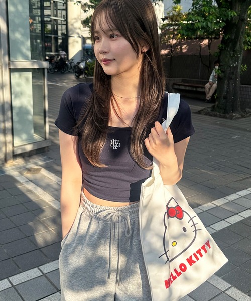 muahmuah（ムーアムーア）の「A'GEM/9 × .kom『muah muah/ムーアムーア』SQUARE NECK CROP HALF/スクエアネック クロップ ティーシャツ（Tシャツ/カットソー・レディース・ホワイト/ブラック/ネイビー・FREE）」の22枚目の写真