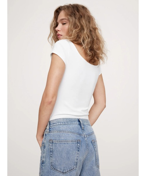 Banana Republic（バナナリパブリック）の「リファインド スクープネック Tシャツ（Tシャツ/カットソー・レディース・ブラック/ホワイト・M/L/S/XS）」の4枚目の写真