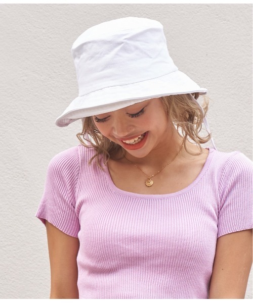 anap mimpi（アナップミンピ）の「ストラップ付きバケットハット（ハット・レディース・ホワイト/ブラック/ベージュ・FREE）」の2枚目の写真