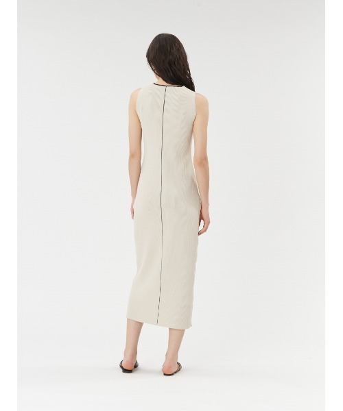 FRAY I.D（フレイアイディー）の「Ｉラインリブニットワンピース（ワンピース・レディース・グレー/アイボリー/ブラック・FREE）」の10枚目の写真