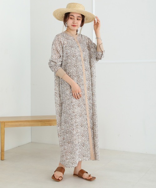 Bab(バブ)の「ジャガード小花柄シャツワンピース(ワンピース・レディース・ベージュ/ライトグレー・M)」の3枚目の写真