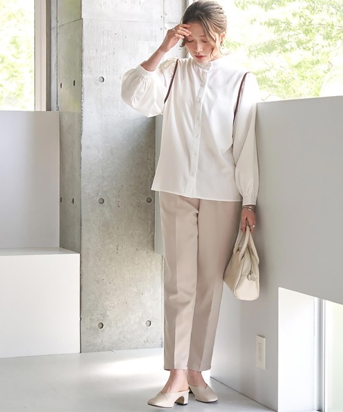Rejoule(リジュール)の「センタープレステーパードパンツ(その他パンツ・レディース・グレイッシュベージュ/ブラック/ブルー/アイボリー・FREE)」の11枚目の写真