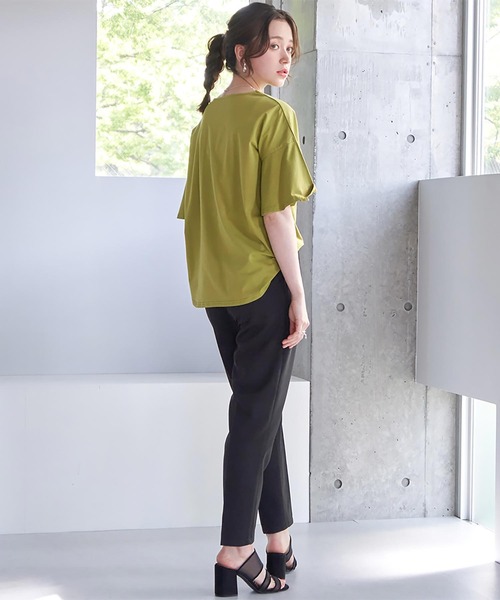 Rejoule(リジュール)の「センタープレステーパードパンツ(その他パンツ・レディース・グレイッシュベージュ/ブラック/ブルー/アイボリー・FREE)」の15枚目の写真