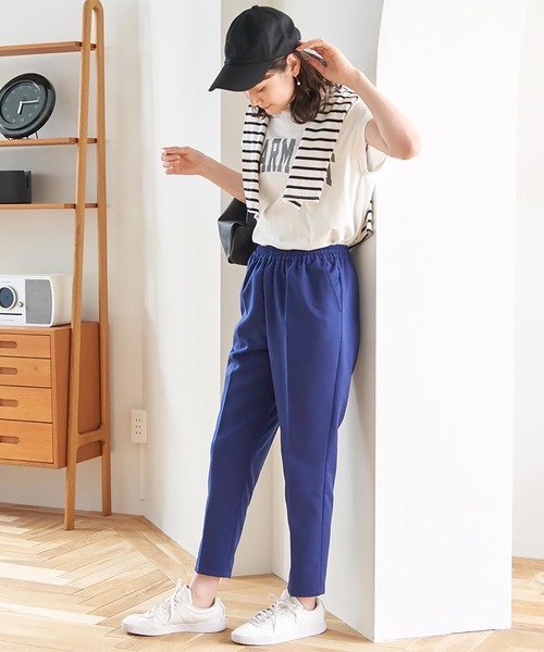 Rejoule(リジュール)の「センタープレステーパードパンツ(その他パンツ・レディース・グレイッシュベージュ/ブラック/ブルー/アイボリー・FREE)」の13枚目の写真