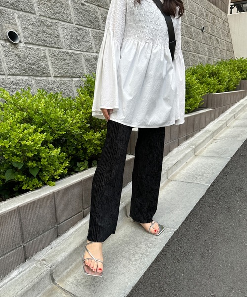 Olu.（オルドット）の「ベルベットシアーイージーパンツ（その他パンツ・レディース・シルバー/ブラック・FREE）」の3枚目の写真