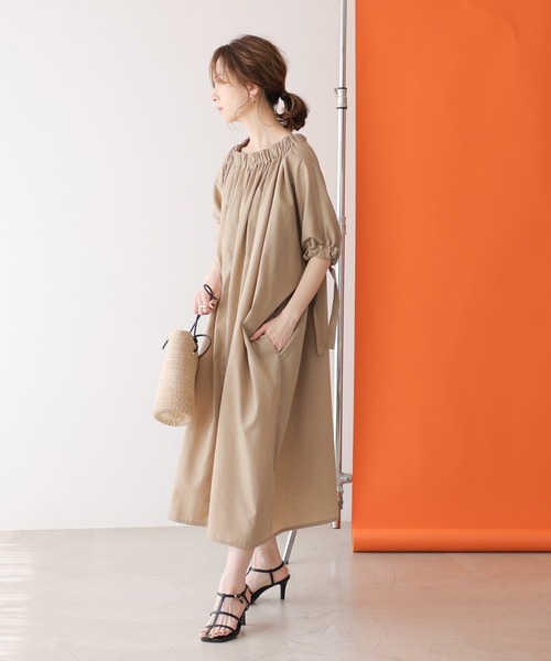 frames RAY CASSIN（フレームスレイカズン）の「WEB限定　裾ドロストサックワンピース（ワンピース・レディース・ブラック/ベージュ・FREE）」の15枚目の写真