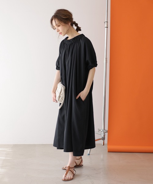 frames RAY CASSIN（フレームスレイカズン）の「WEB限定　裾ドロストサックワンピース（ワンピース・レディース・ブラック/ベージュ・FREE）」の10枚目の写真