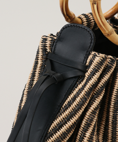 La TOTALITE（ラトータリテ）の「【CATERINA BERTINI/カテリナ ベルティーニ】バンブーハンドルBAG（ハンドバッグ・レディース・ベージュ・FREE）」の11枚目の写真