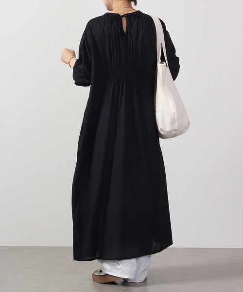 lil nina(リルニーナ)の「lil nina コットンボイル シャーリングシャツワンピース(シャツワンピース・レディース・ブラック/オフホワイト/ブルー系・FREE)」の13枚目の写真
