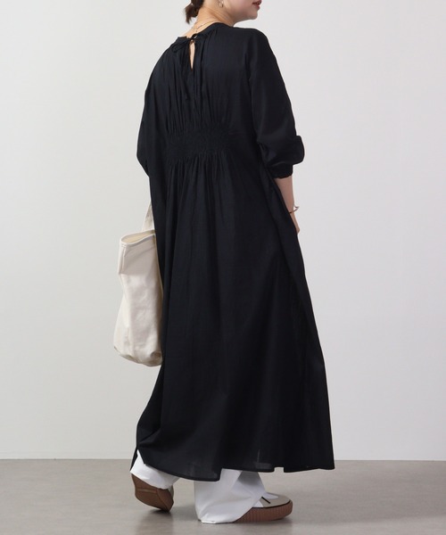 lil nina(リルニーナ)の「lil nina コットンボイル シャーリングシャツワンピース(シャツワンピース・レディース・ブラック/オフホワイト/ブルー系・FREE)」の12枚目の写真