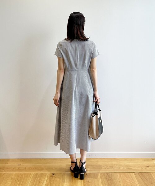 OPAQUE.CLIP（オペークドットクリップ）の「◆サッカーストライプ フィット＆フレアワンピース【イージーケア/吸水速乾/ストレッチ/洗濯機洗い可】（ワンピース・レディース・ホワイト系5/ブルー系2/ブラック・40/38）」の14枚目の写真