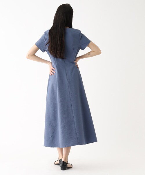 OPAQUE.CLIP（オペークドットクリップ）の「◆サッカーストライプ フィット＆フレアワンピース【イージーケア/吸水速乾/ストレッチ/洗濯機洗い可】（ワンピース・レディース・ホワイト系5/ブルー系2/ブラック・40/38）」の18枚目の写真