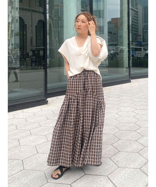 Ungrid（アングリッド）の「スリットネックリブトップス（Tシャツ/カットソー・レディース・チャコールグレー/カーキ/アイボリー・FREE）」の10枚目の写真