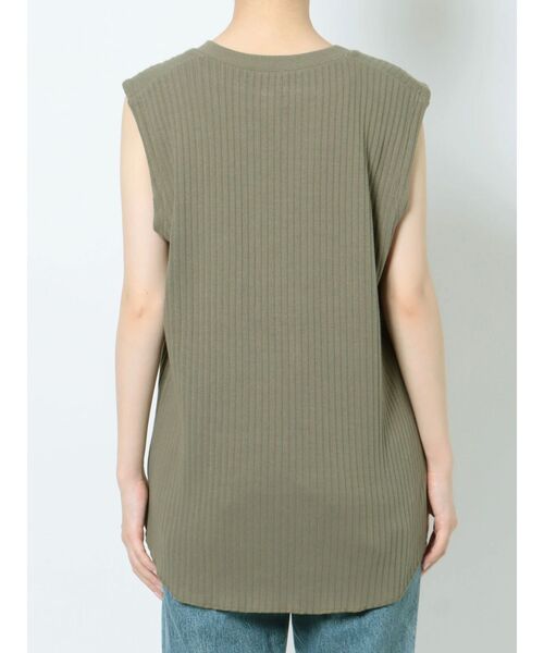 Ungrid（アングリッド）の「スリットネックリブトップス（Tシャツ/カットソー・レディース・チャコールグレー/カーキ/アイボリー・FREE）」の18枚目の写真