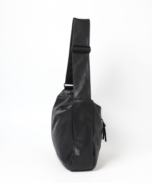 LEPSIM（レプシィム）の「フェイクレザーソフト斜め掛けバッグ　967368（ショルダーバッグ・レディース・アイボリー/ブラック・ONE SIZE）」の12枚目の写真