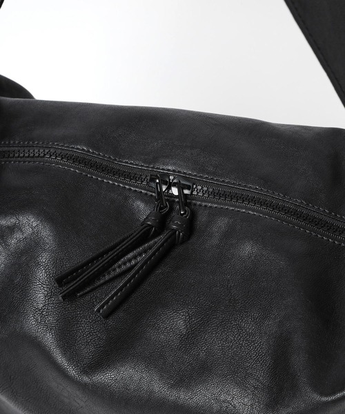 LEPSIM（レプシィム）の「フェイクレザーソフト斜め掛けバッグ　967368（ショルダーバッグ・レディース・アイボリー/ブラック・ONE SIZE）」の17枚目の写真