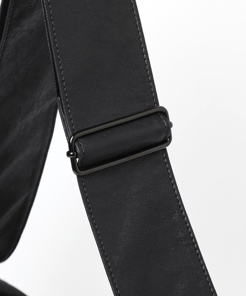 LEPSIM（レプシィム）の「フェイクレザーソフト斜め掛けバッグ　967368（ショルダーバッグ・レディース・アイボリー/ブラック・ONE SIZE）」の20枚目の写真