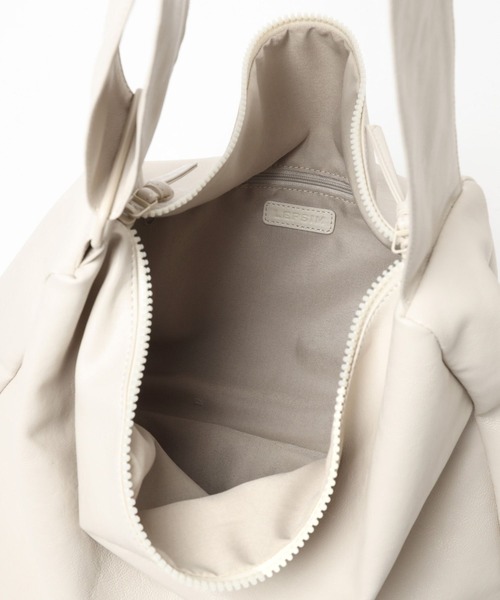 LEPSIM（レプシィム）の「フェイクレザーソフト斜め掛けバッグ　967368（ショルダーバッグ・レディース・アイボリー/ブラック・ONE SIZE）」の21枚目の写真