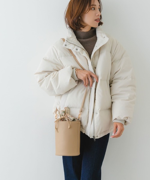 RODE SKO（ロデスコ）の「『2WAY仕様』RODESKO×ミュシャコラボバケツバッグ（ショルダーバッグ・レディース・ベージュ/ブラック・ONE）」の2枚目の写真