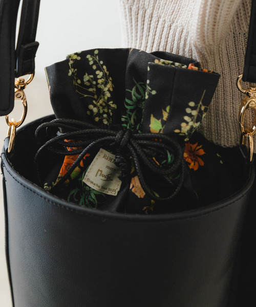 RODE SKO（ロデスコ）の「『2WAY仕様』RODESKO×ミュシャコラボバケツバッグ（ショルダーバッグ・レディース・ベージュ/ブラック・ONE）」の3枚目の写真