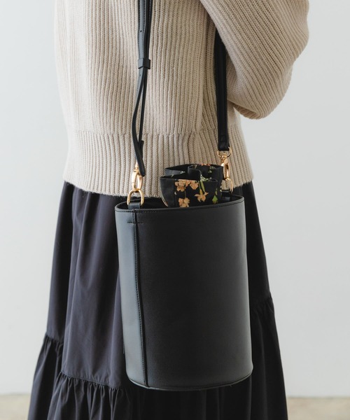 RODE SKO（ロデスコ）の「『2WAY仕様』RODESKO×ミュシャコラボバケツバッグ（ショルダーバッグ・レディース・ベージュ/ブラック・ONE）」の5枚目の写真