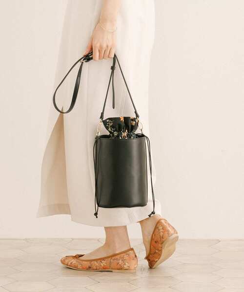 RODE SKO（ロデスコ）の「『2WAY仕様』RODESKO×ミュシャコラボバケツバッグ（ショルダーバッグ・レディース・ベージュ/ブラック・ONE）」の19枚目の写真