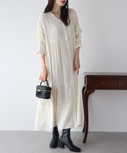 BLUEEAST(ブルーイースト)の「シアーシャーリングワンピース(シャツワンピース・レディース・ブラック/ベージュ/アイボリー・MEDIUM)」の1枚目の写真