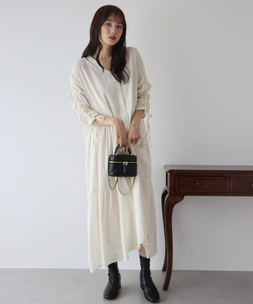 BLUEEAST(ブルーイースト)の「シアーシャーリングワンピース(シャツワンピース・レディース・ブラック/ベージュ/アイボリー・MEDIUM)」の4枚目の写真