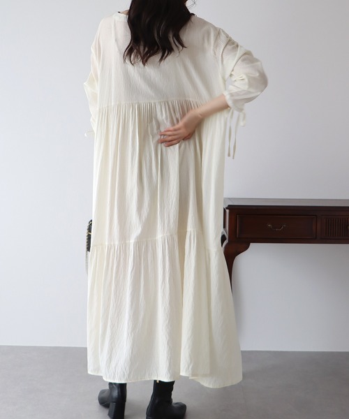 BLUEEAST(ブルーイースト)の「シアーシャーリングワンピース(シャツワンピース・レディース・ブラック/ベージュ/アイボリー・MEDIUM)」の10枚目の写真