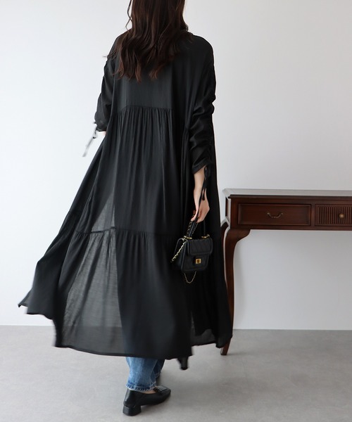 BLUEEAST(ブルーイースト)の「シアーシャーリングワンピース(シャツワンピース・レディース・ブラック/ベージュ/アイボリー・MEDIUM)」の16枚目の写真