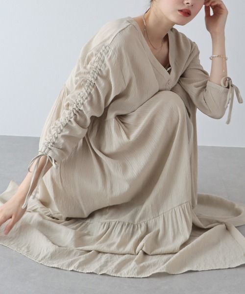 BLUEEAST(ブルーイースト)の「シアーシャーリングワンピース(シャツワンピース・レディース・ブラック/ベージュ/アイボリー・MEDIUM)」の20枚目の写真