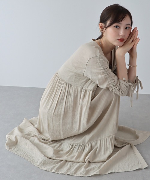 BLUEEAST(ブルーイースト)の「シアーシャーリングワンピース(シャツワンピース・レディース・ブラック/ベージュ/アイボリー・MEDIUM)」の21枚目の写真