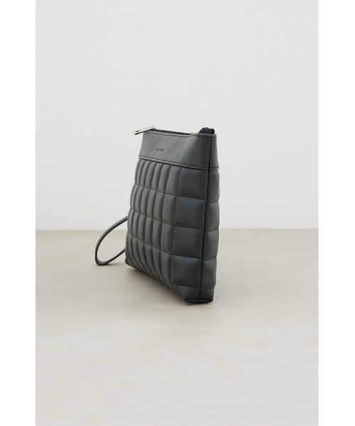 AZUL by moussy(アズールバイマウジー)の「フェイクレザーキルティングクラッチバッグ(クラッチバッグ・メンズ・ブラック・FREE)」の3枚目の写真