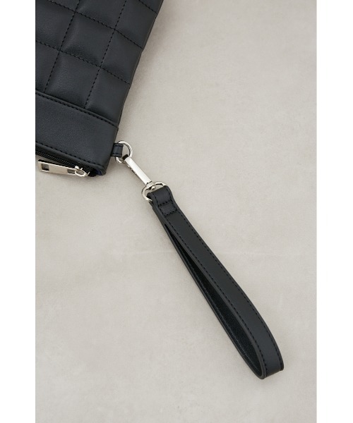 AZUL by moussy(アズールバイマウジー)の「フェイクレザーキルティングクラッチバッグ(クラッチバッグ・メンズ・ブラック・FREE)」の6枚目の写真